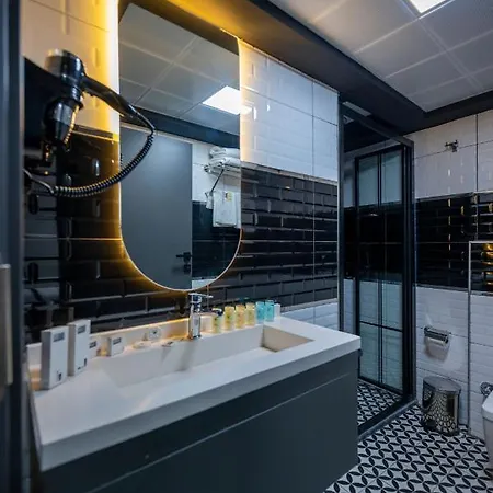 California Отель 3*